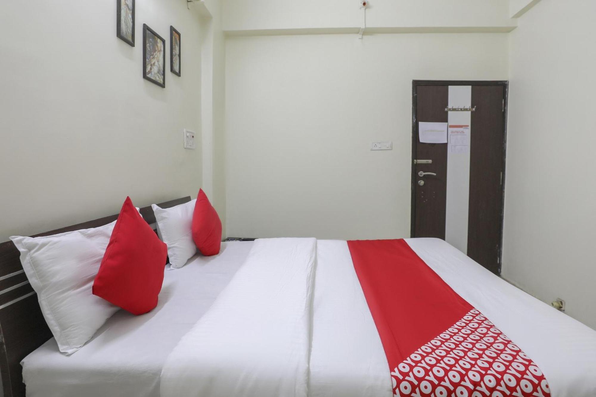 Collection O Shyam Vatika Banquet And Rooms Surat Dış mekan fotoğraf